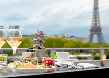 Bruncher avec vue Tour Eiffel